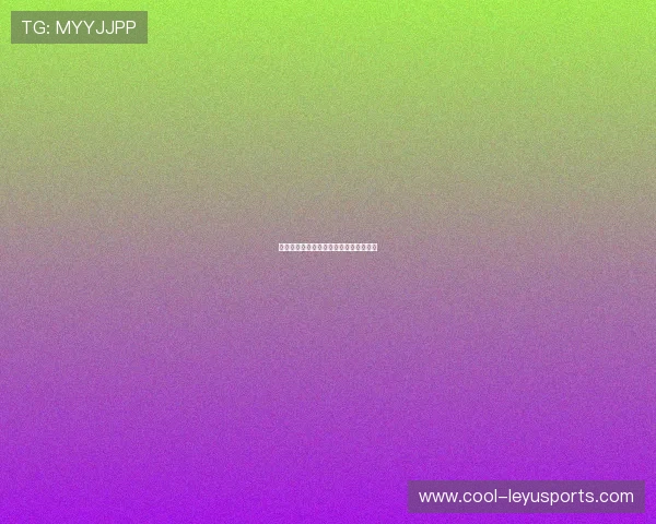 球队在球场种树影响视线，树被对手砍掉